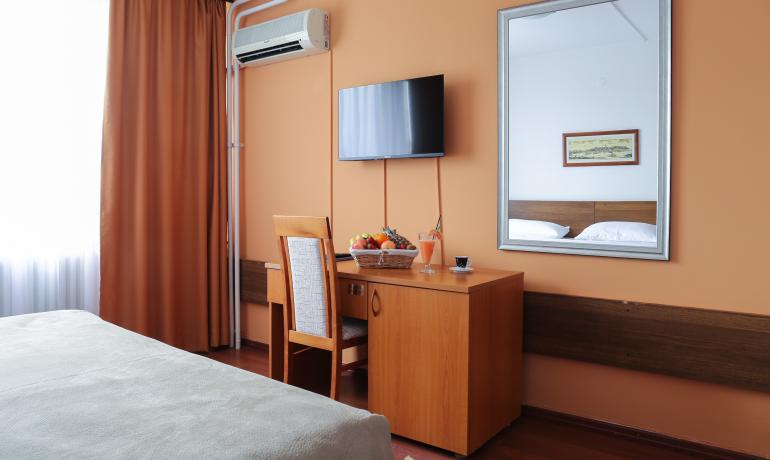 Double room with king size bed