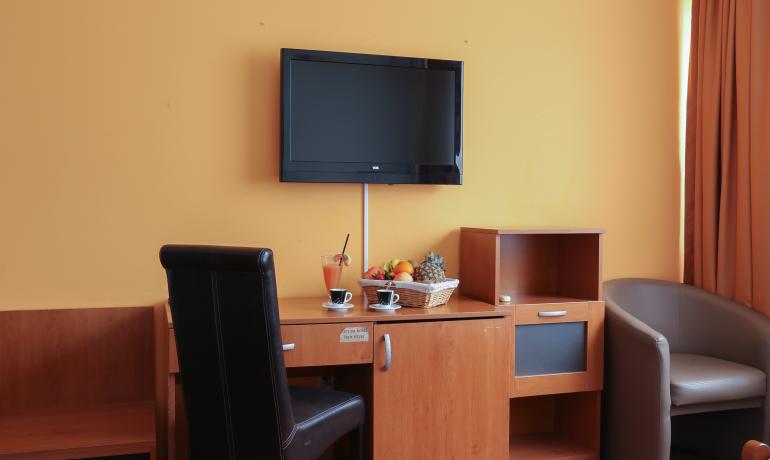 Double room with extra bed