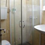 Dvokrevetna soba sa razdvojenim ležajevima